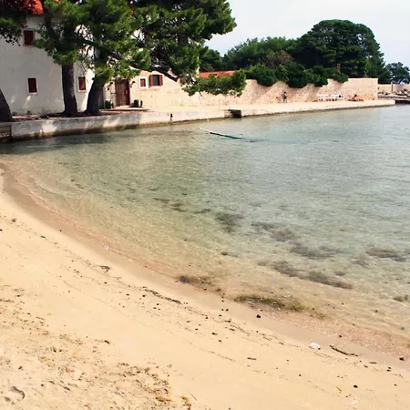 8241e Apartamento Ugljan